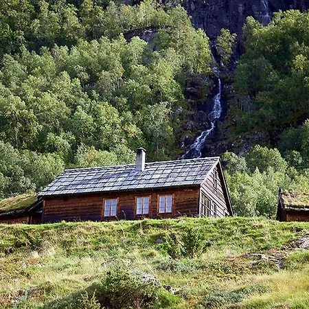 Unique Between Fjord, Waterfall And Mountain Semesterbostad