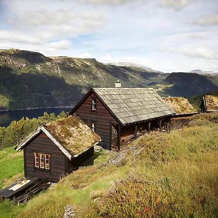Unique Between Fjord, Waterfall And Mountain Tatil Evi *