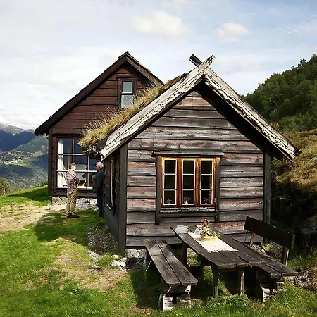 Unique Between Fjord, Waterfall And Mountain Tatil Evi Suldalsosen